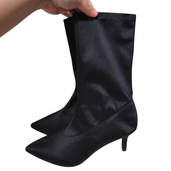 [H256] Solid Black Pointed Toe Slip On Heeled Booties - Picture 4 of 10